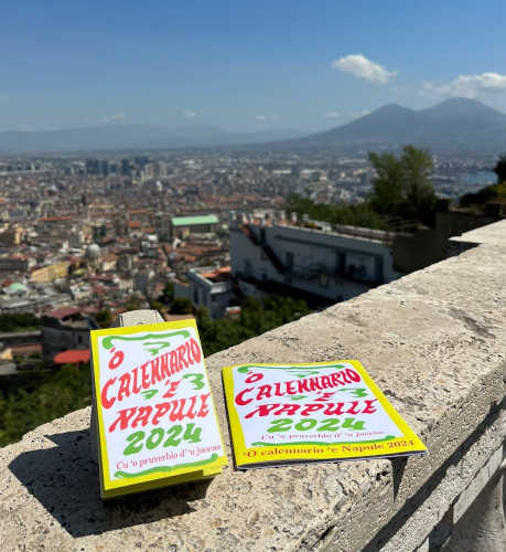 'o calennario e napule 2023 - Grafica di Pasquale "'o nummararo", da un'idea di Amedeo Colella o calennario e napule 2023 - Grafica di Pasquale "'o nummararo", da un'idea di Amedeo Colella